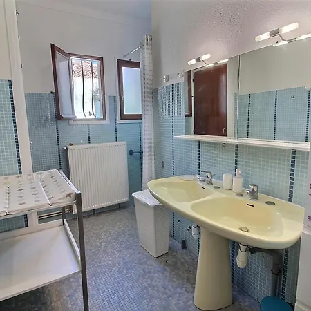 Дом отдыха Charmante Maison A Canet, Proche Commerces Et Parcs - Fr-1-732-89 *